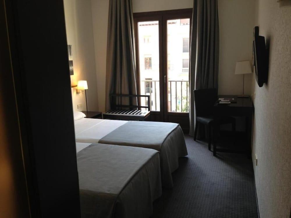 Hotel Maciá Plaza 2*