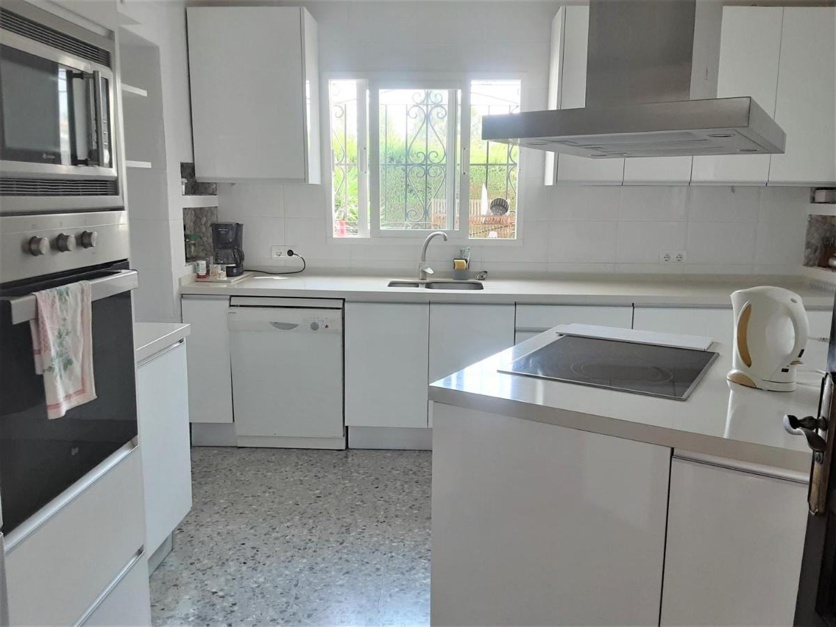Spectacular Andalusian Linda Vista Playa - Big Private Pool, Bbq & 2 Parking Villa Marbella