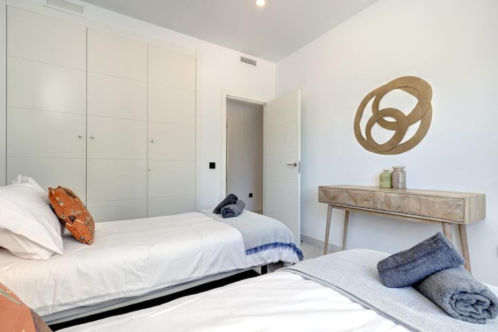 Luxurious At Hills With Stunning Views *