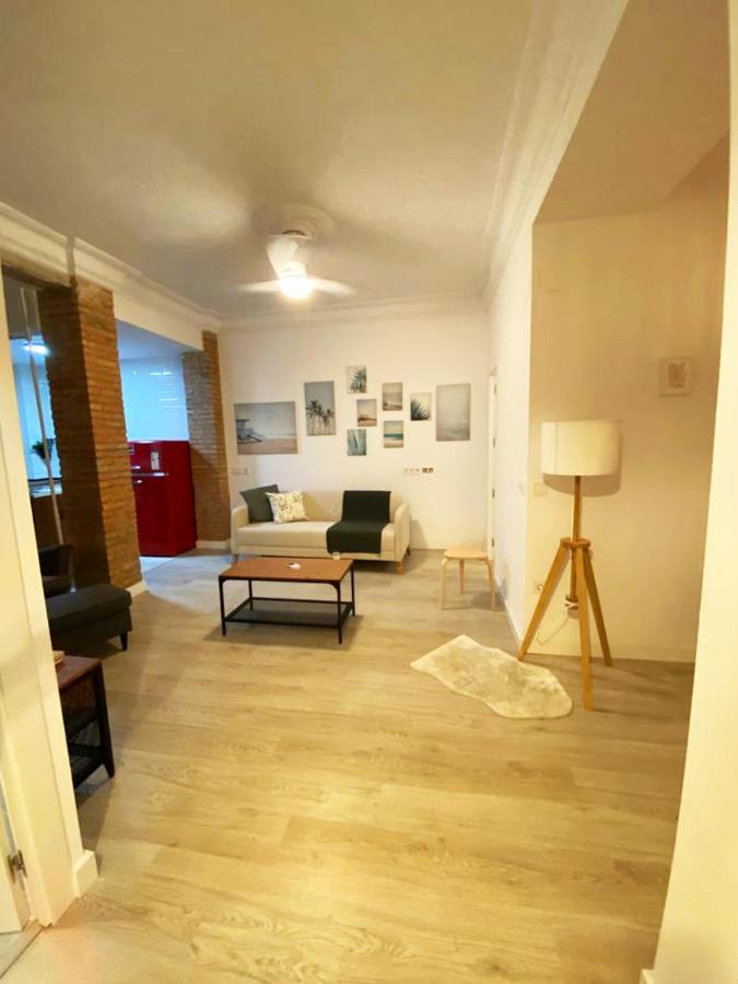 Malvarrosa Private In Shared Habitación en casa particular