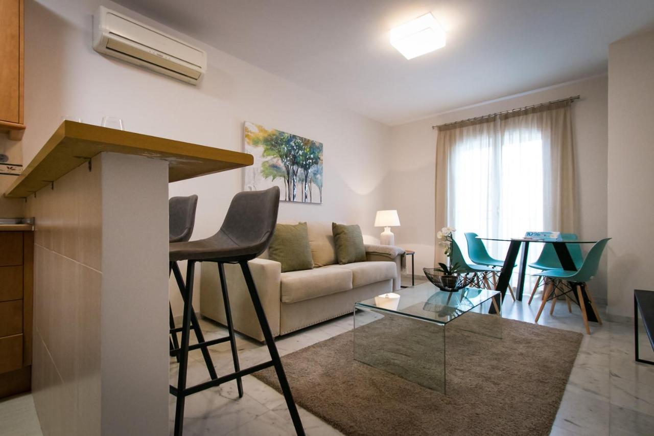 Holidays2Malaga Penia French Balcony & Smart Tv *