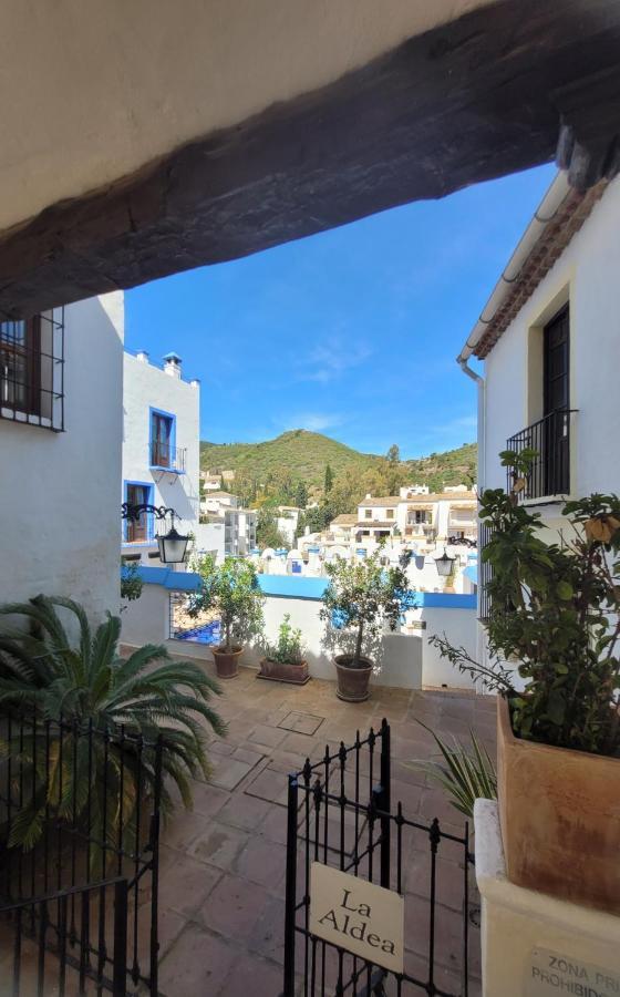 Village Penthouse Apartment, 2 Bedrooms, Stunning Views, Swimming Pool !! Benahavis