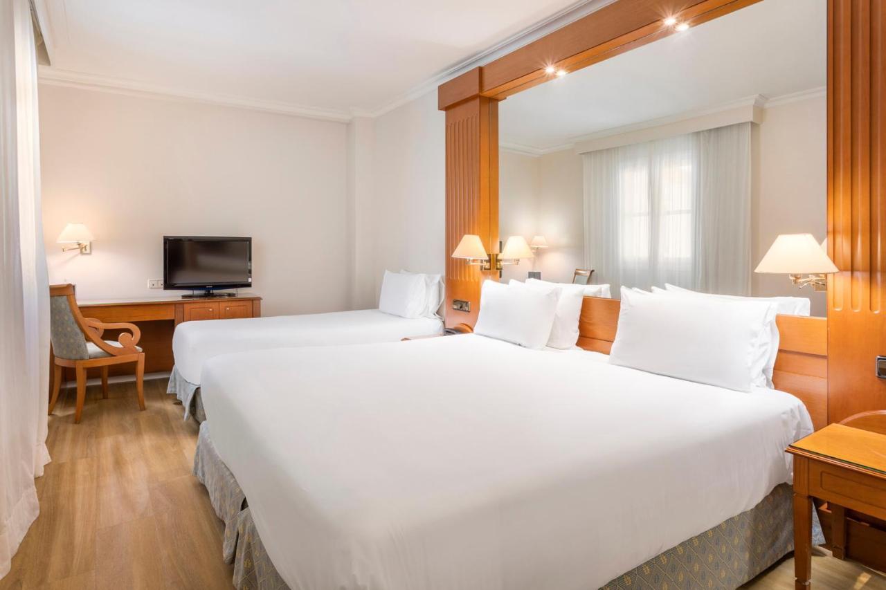 Hotel Macarena 4*