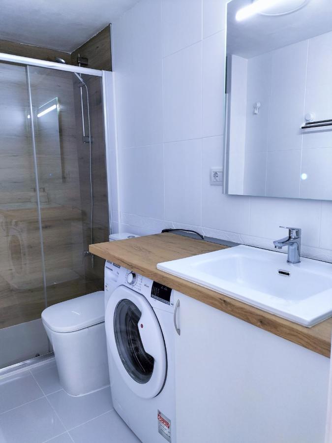 Sunny Tanife By Yumbo Apartment *