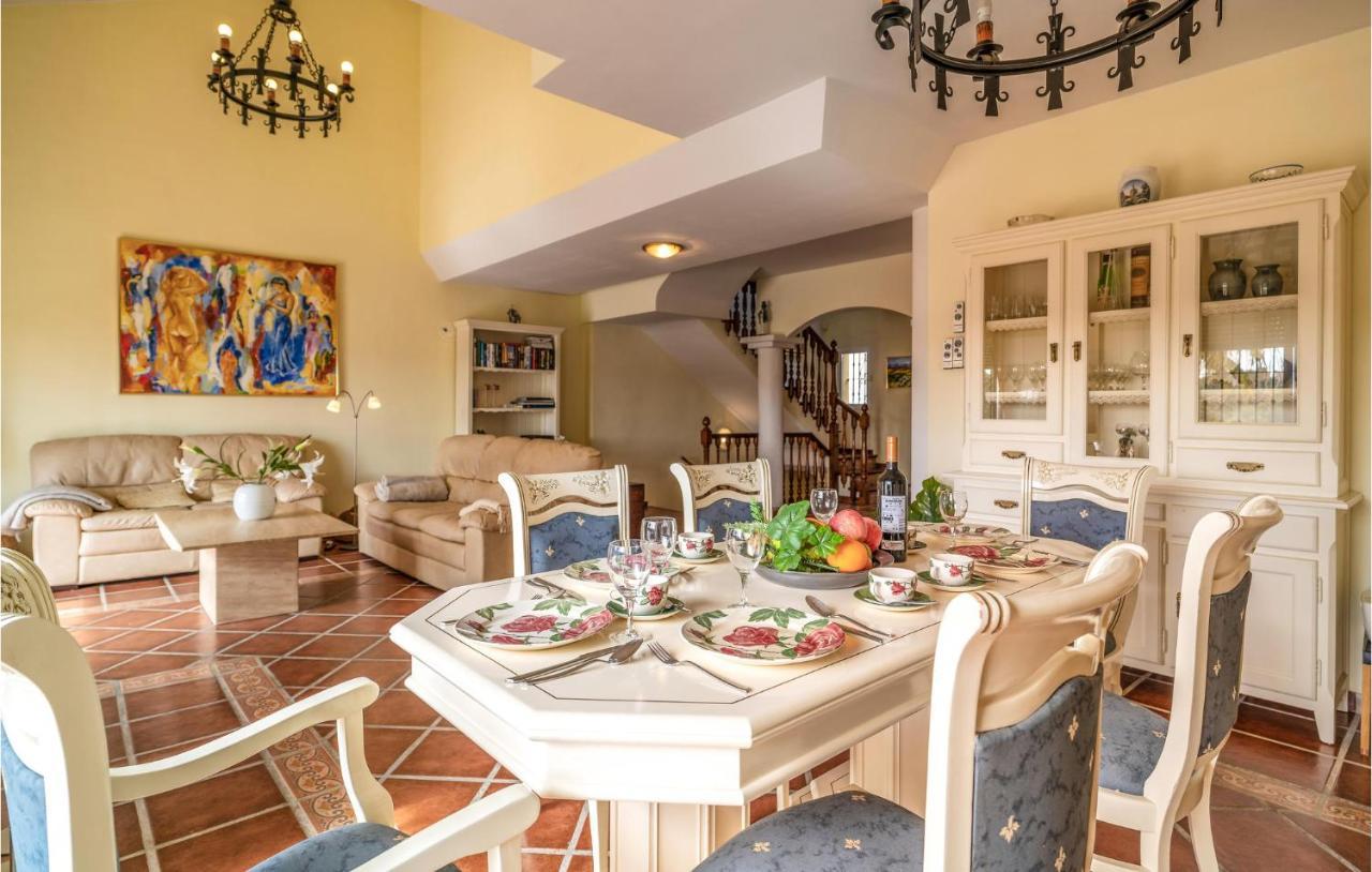 3 Bedroom Awesome In Calahonda * Benajarafe