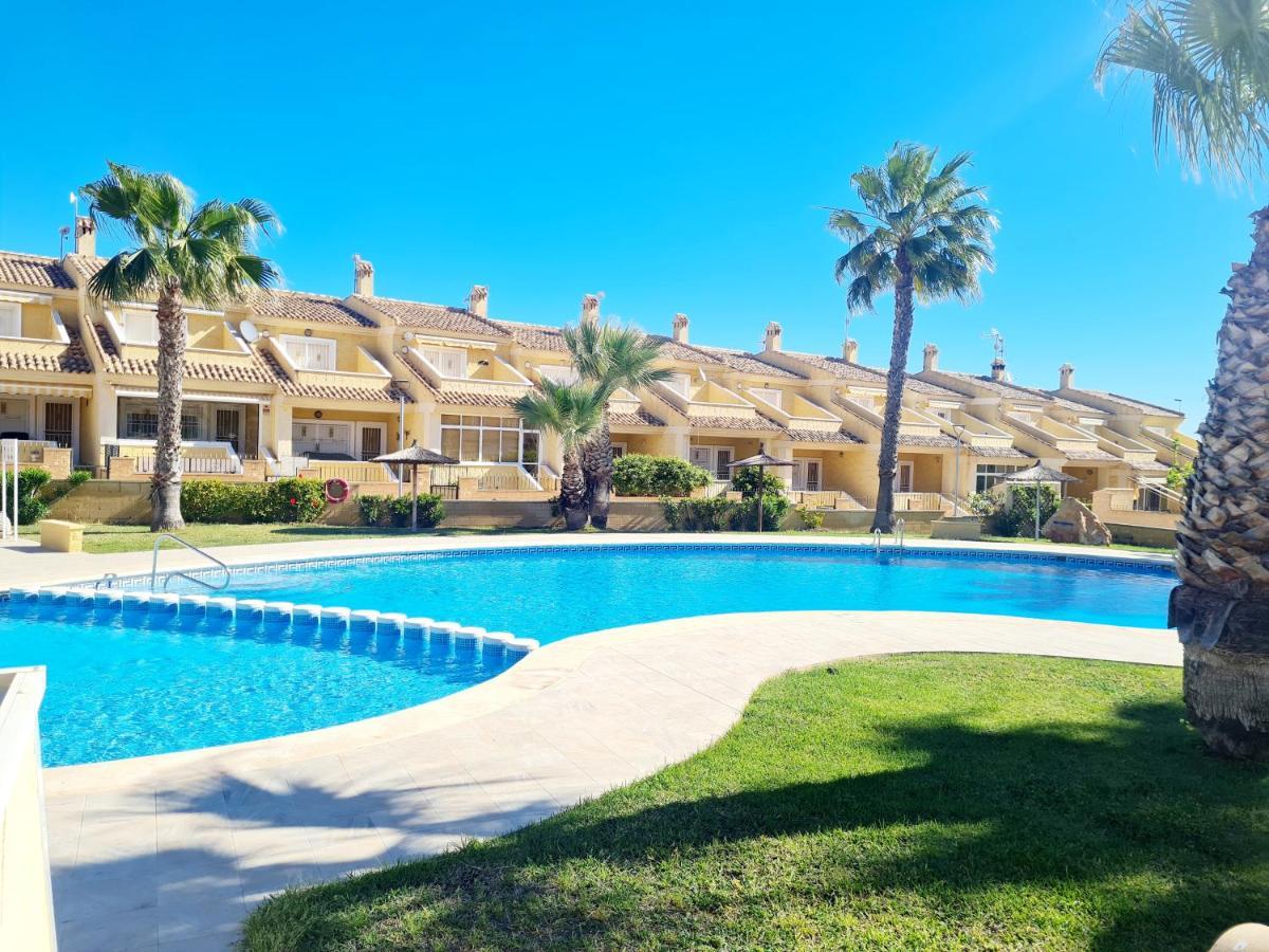 Casa En Punta Prima Holiday home *