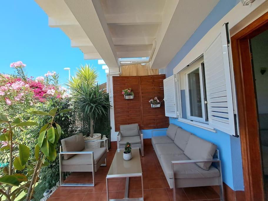 Awesome Cozy Bungalow , Pool Open From June To September Сasa de vacaciones Gran Alacant