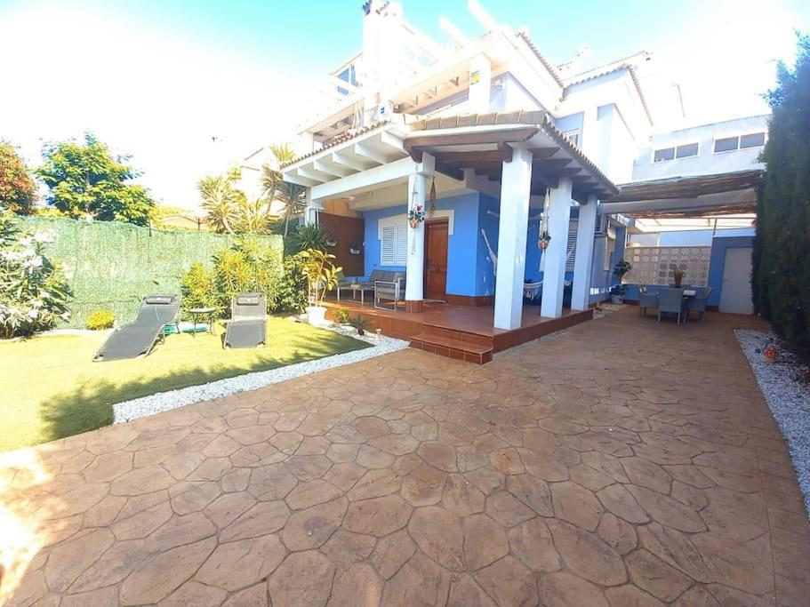 Сasa de vacaciones Awesome Cozy Bungalow , Pool Open From June To September