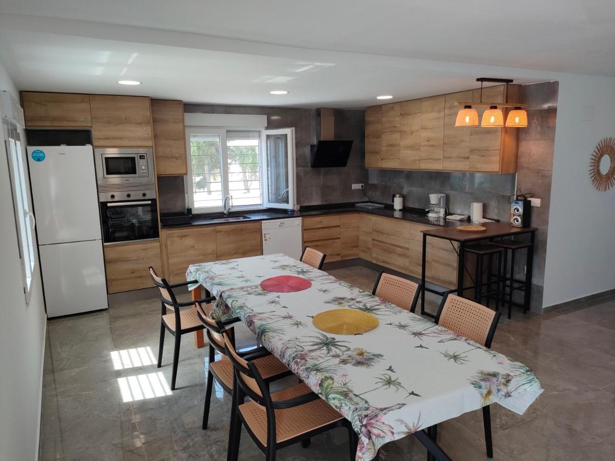 Villa Con Piscina Climatizada Y Barbacoa A 10 Km De Alicante Y Playas, 3000 M2 De Terreno Elche