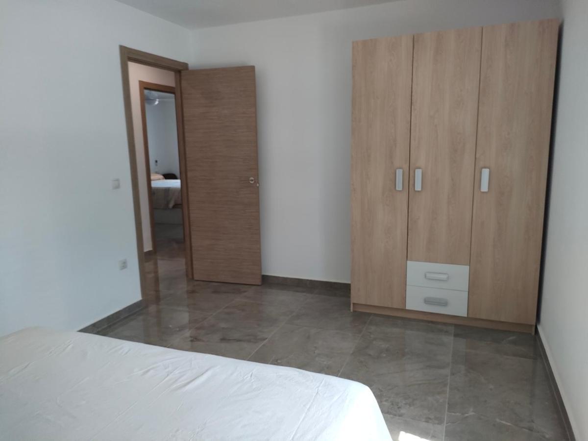Con Piscina Climatizada Y Barbacoa A 10 Km De Alicante Y Playas, 3000 M2 De Terreno Elche