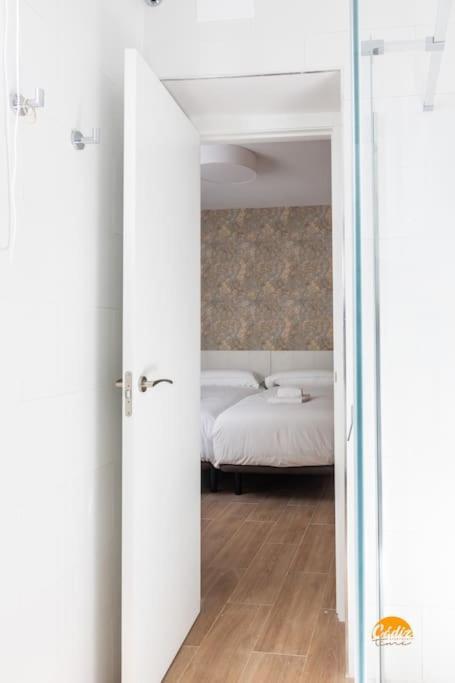 Mar De La Vina - Free Parking By Time Cadiz