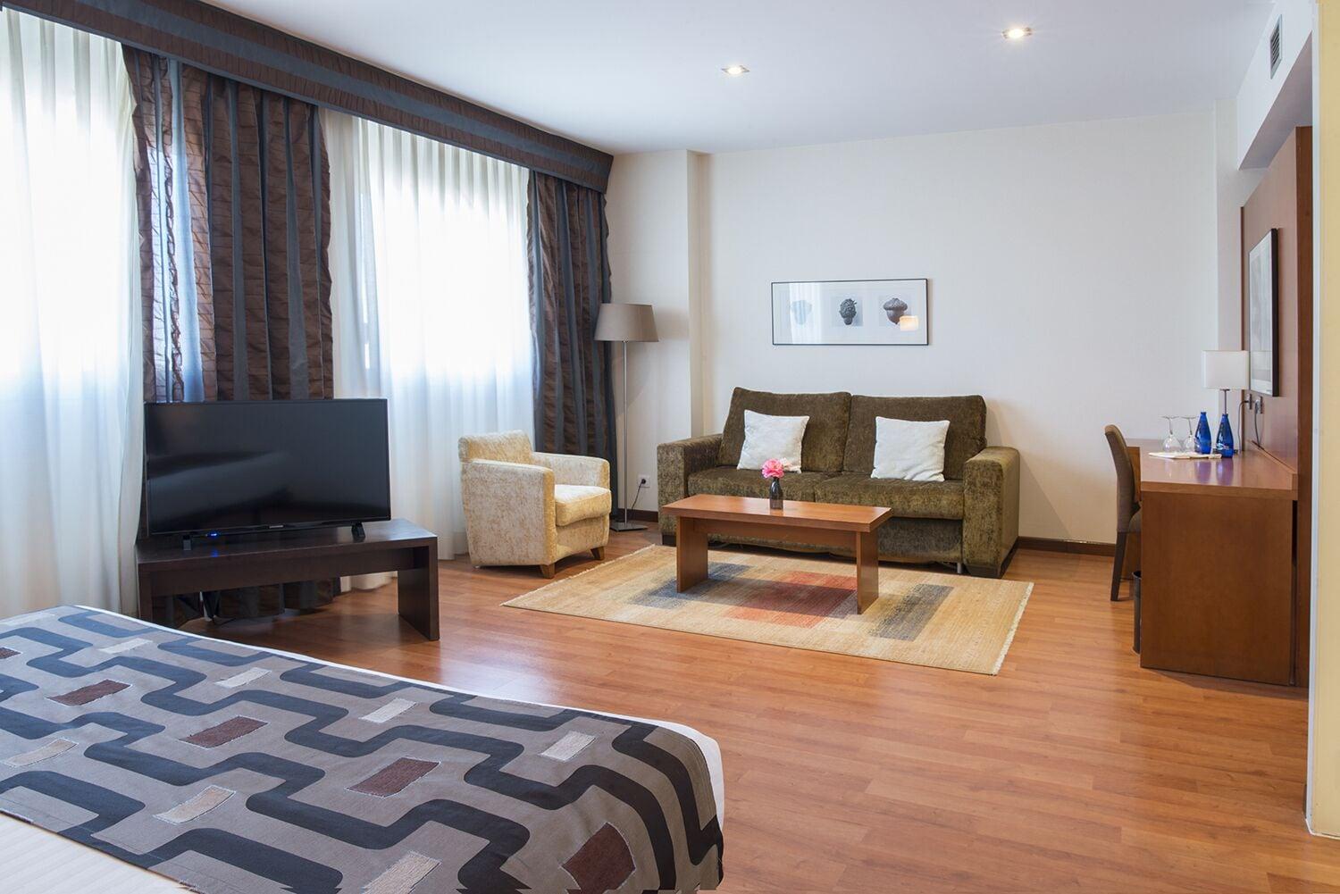 Xon's Valencia 4*
