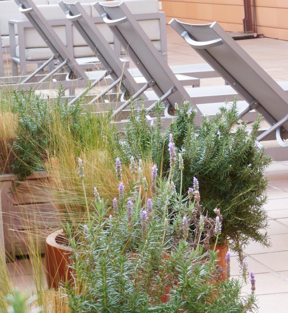 Naitly Poblenou Hotel 4*