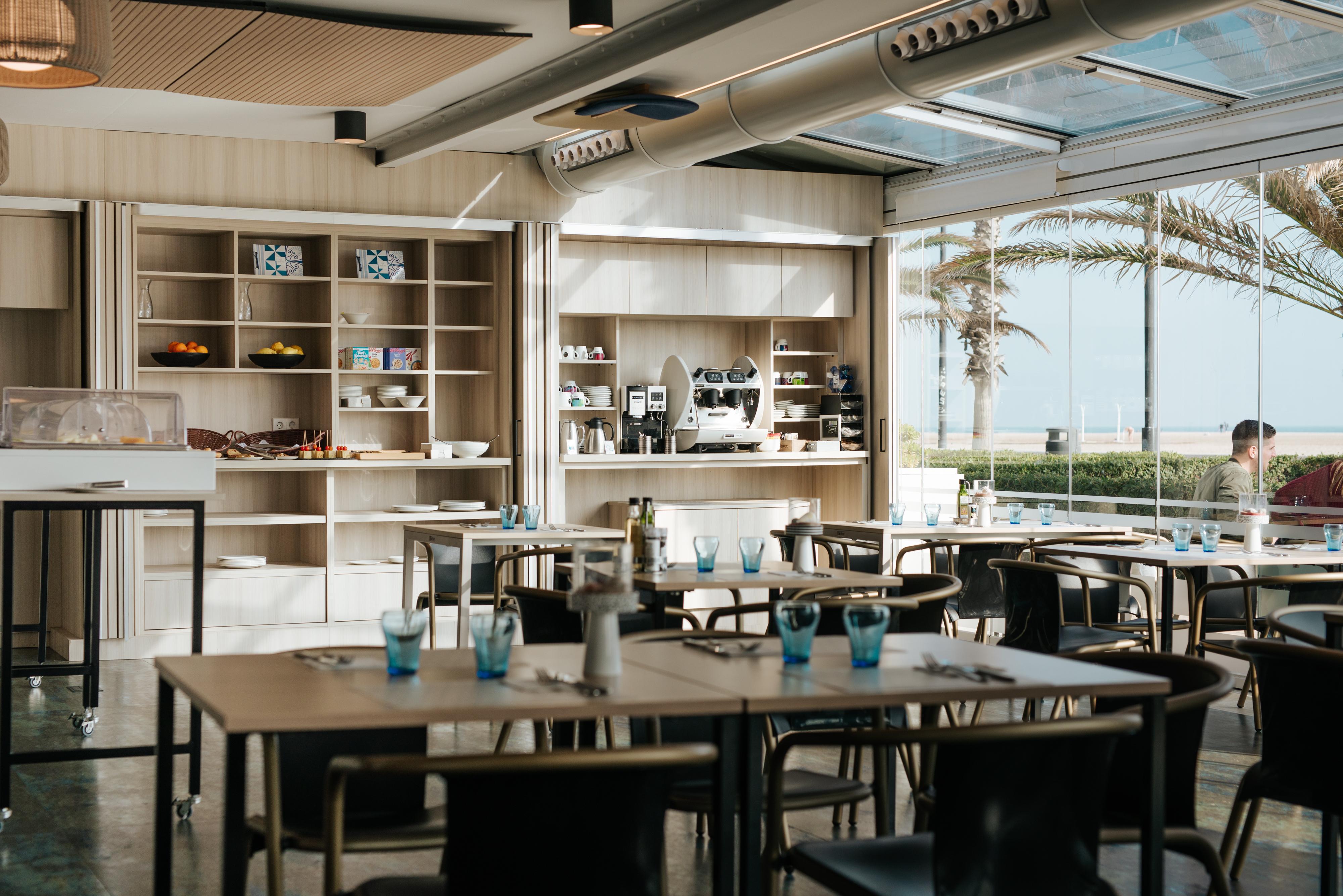 Neptuno Playa & Hotel Valencia