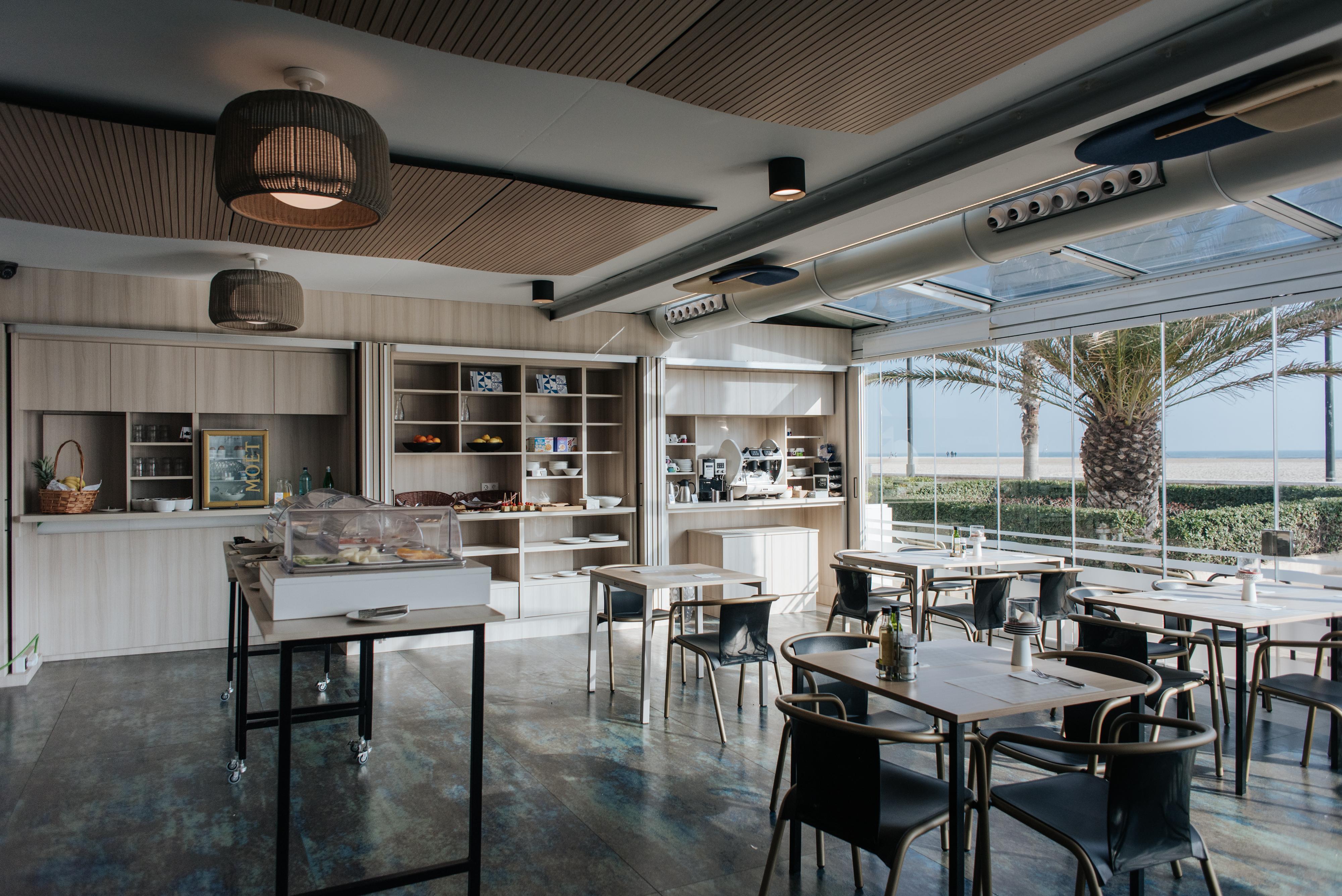 Hotel Neptuno Playa & 4*