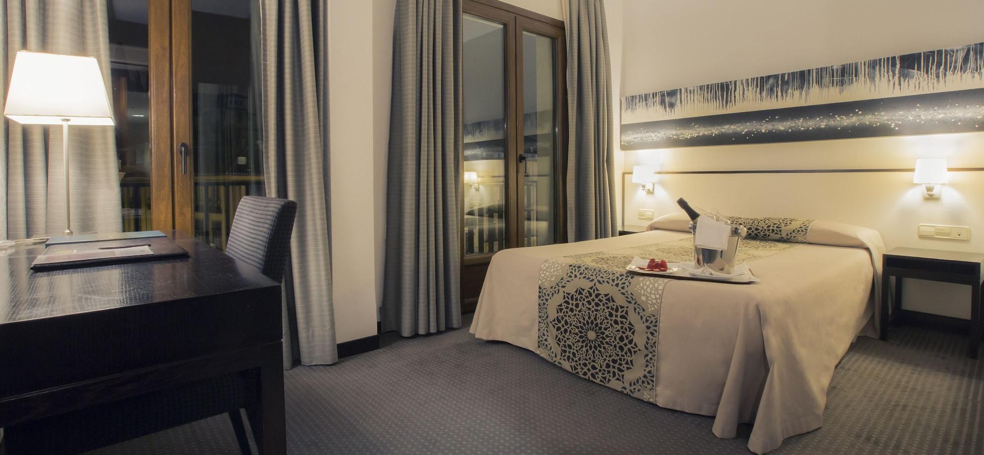 Maciá Plaza Hotel