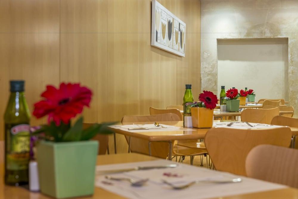 Hotel Maciá Plaza 2*