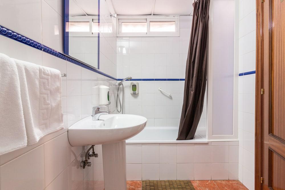 Jentoft Hostal *