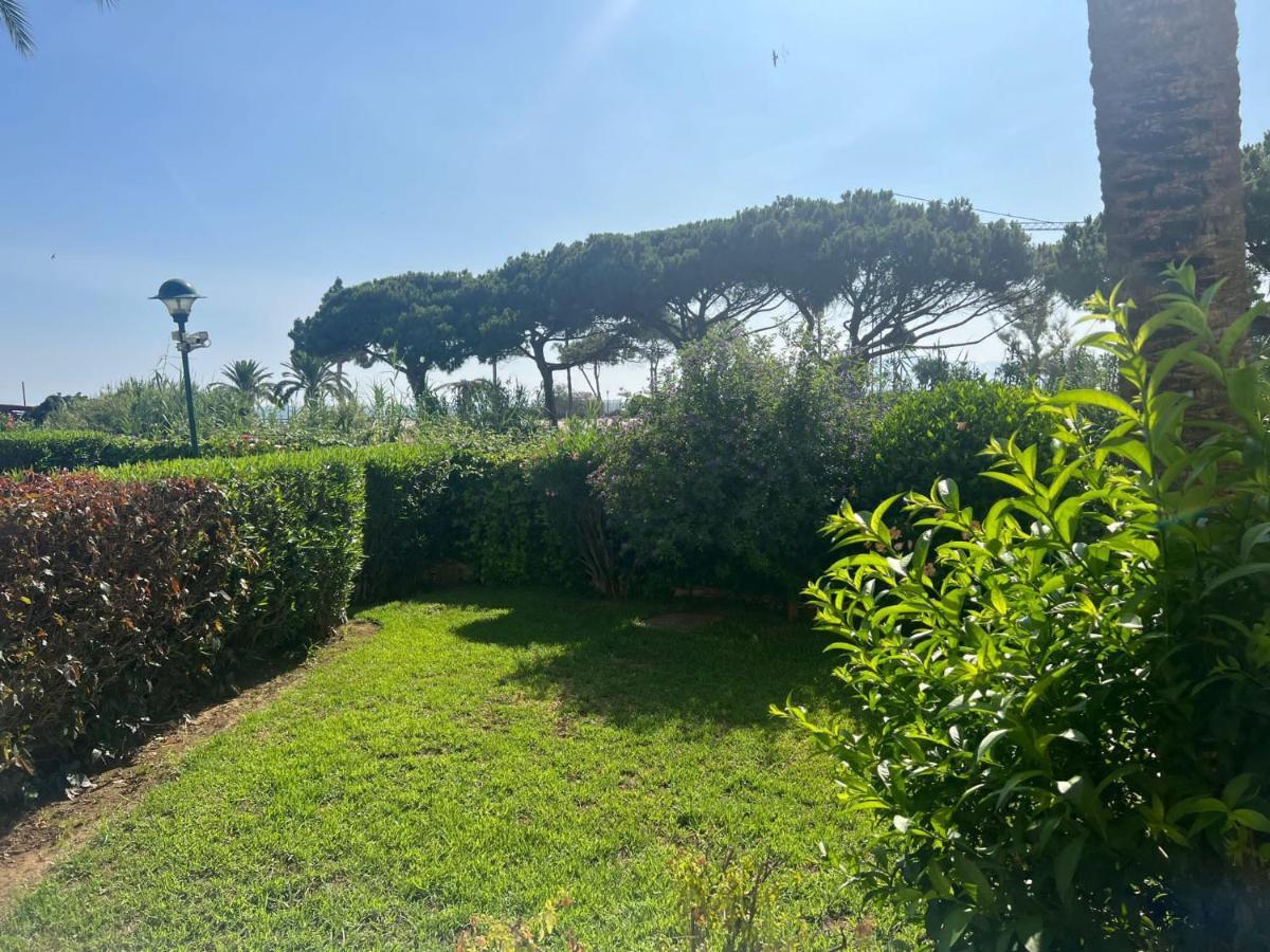 Monteros Palm Beach, Private Garden, Front Apartamento *