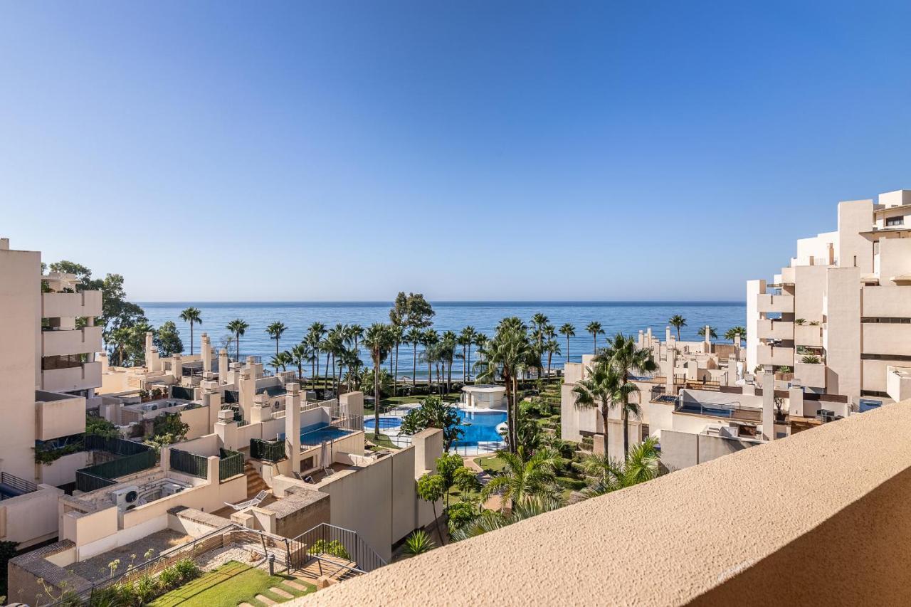 Fantástico En Primera Línea De Playa Estepona