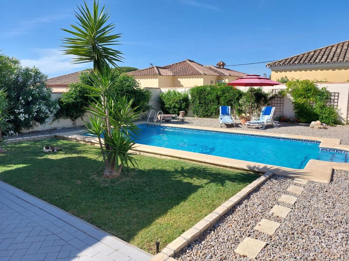 Casa Ohana Novo Sancti Petri Bed & Breakfast *