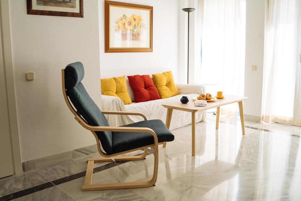 Apartment Komodo House - Bright Beachfront Duplex With Parking, Pool & Gym *