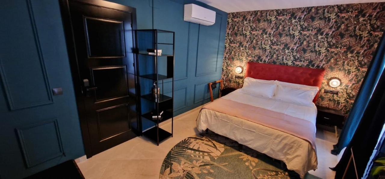 Boutique Suites *