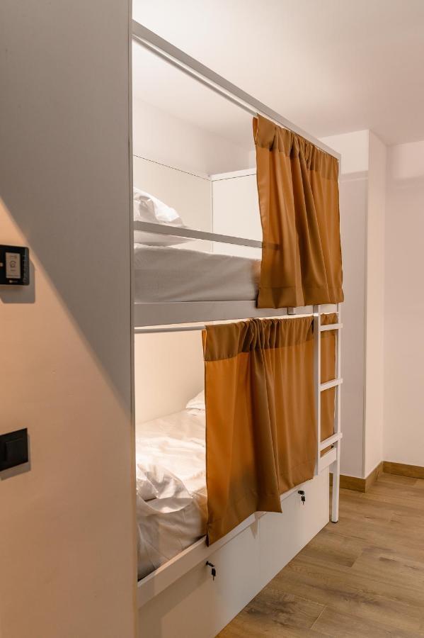 Hostal Vad - Youth Age Limit 18-49