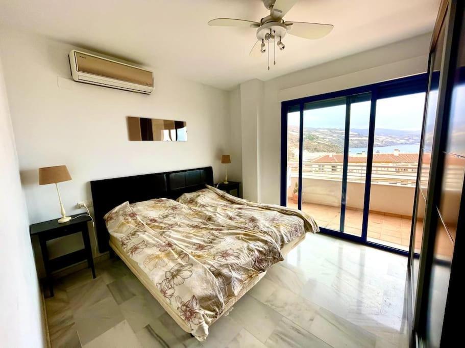 Sunny 2-bedroom With Sea View Apartment *