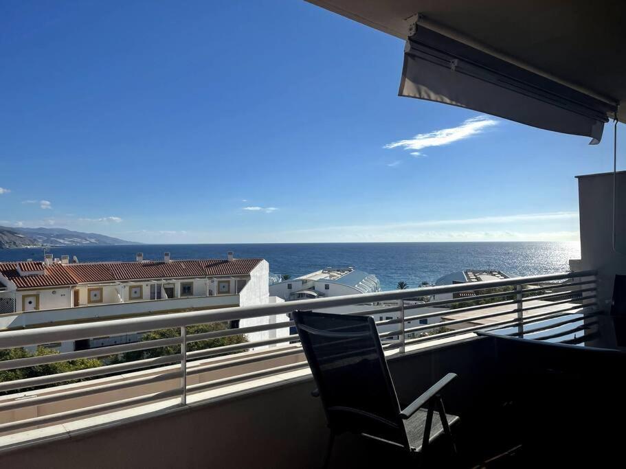 Apartment Sunny 2-bedroom With Sea View *