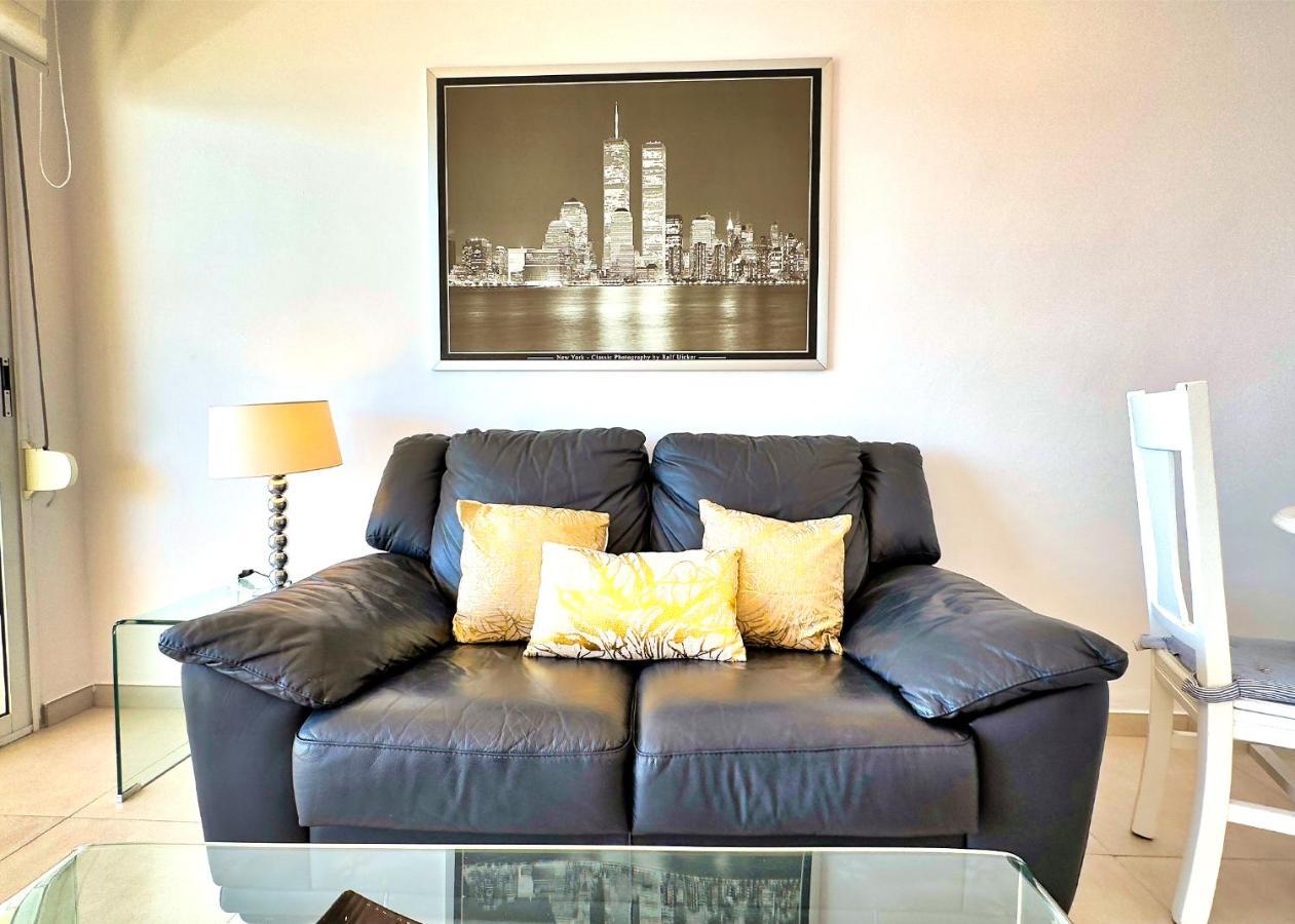 Diana 905. Superb South-facing One-bedroom With Amazing Sea Views. *
