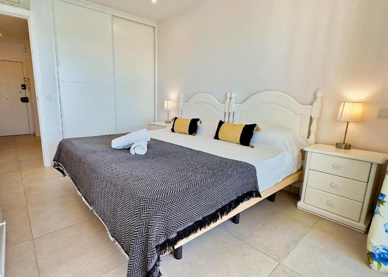 Diana 905. Superb South-facing One-bedroom With Amazing Sea Views. * Marbella