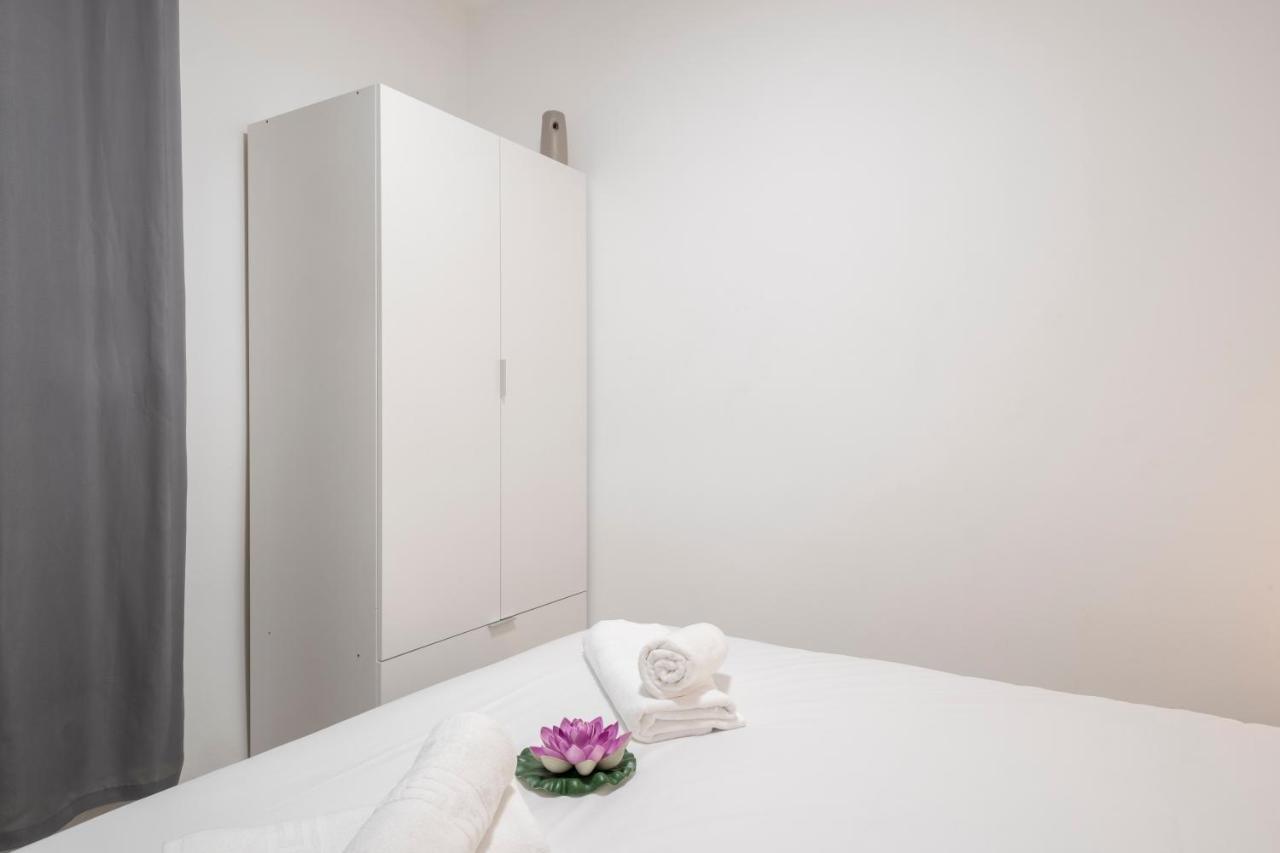 Next To Europa Fira And 20' From Barcelona City Center Apartment *