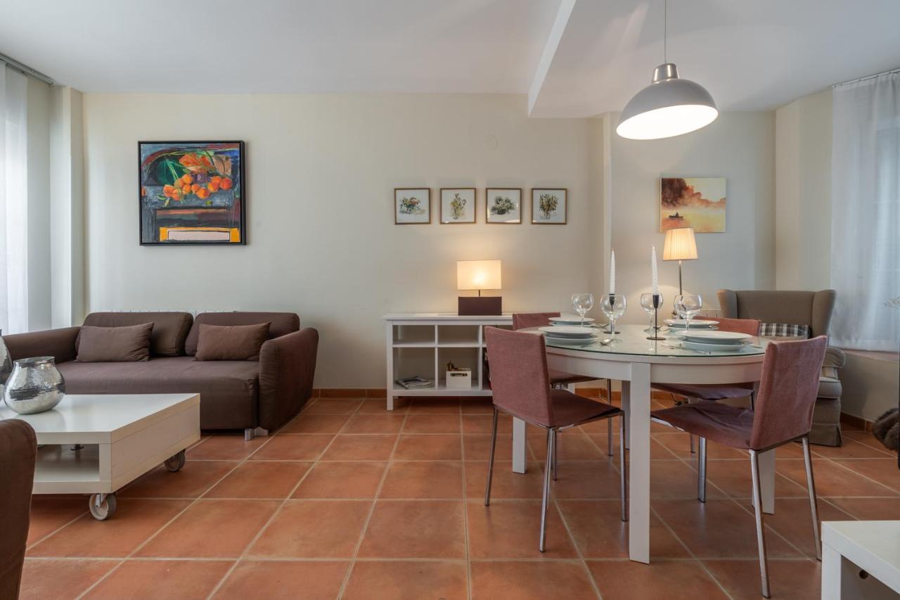 Tuguest House *