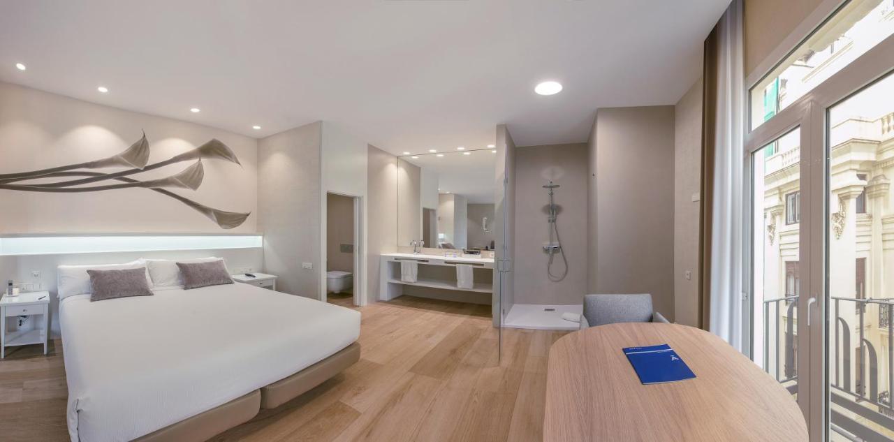 Melia Plaza Hotel 4*