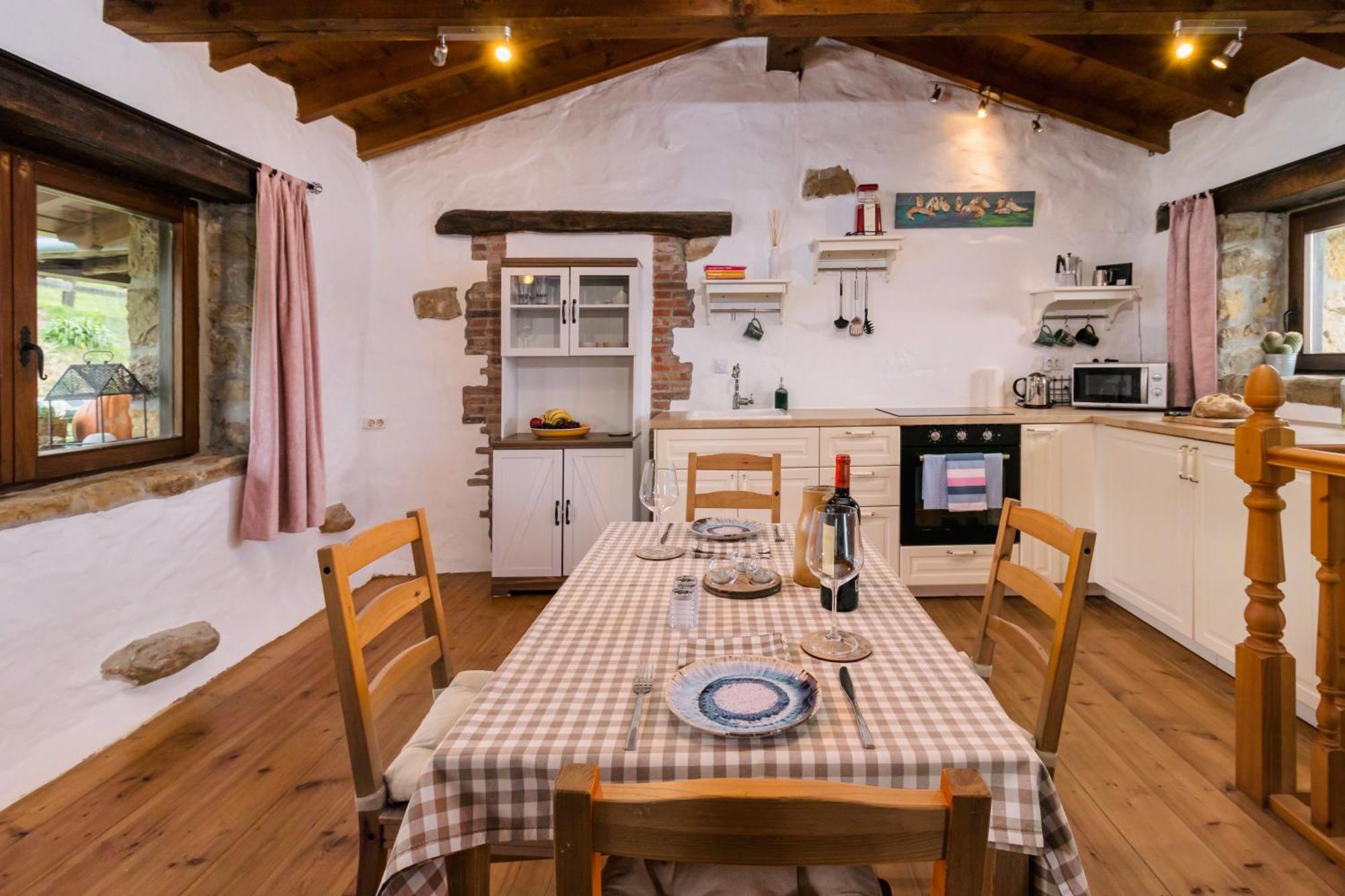 Chalet Pasiega Cerca De Cabáceno Y *