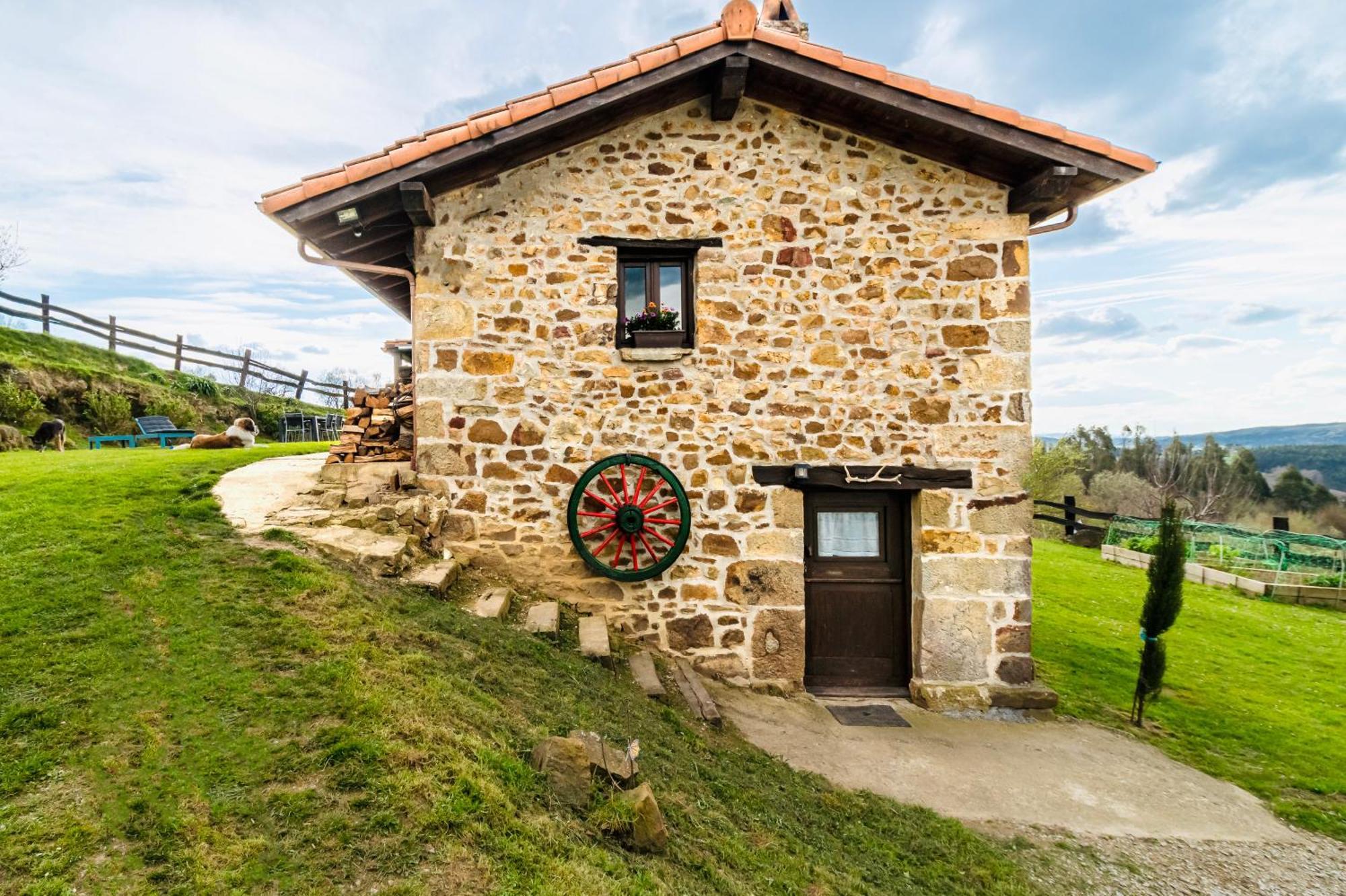 Pasiega Cerca De Cabáceno Y Chalet Liérganes