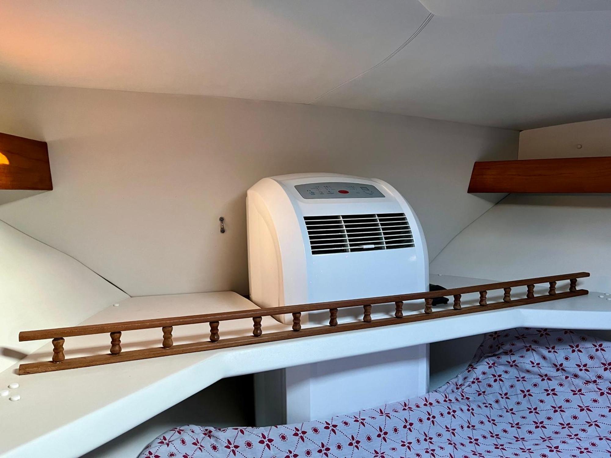 Cozy Private Two Yacht In Barcelona With Free Parking *
