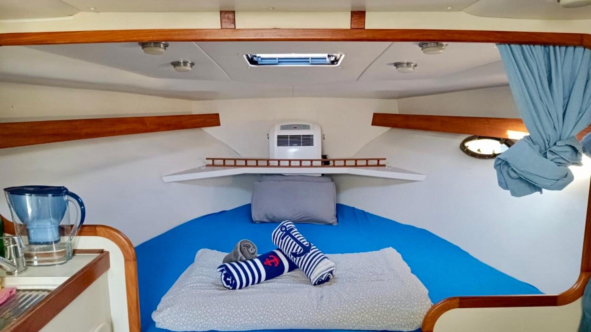 Cozy Private Two Yacht In Barcelona With Free Parking Botel Sant Adria de Besos