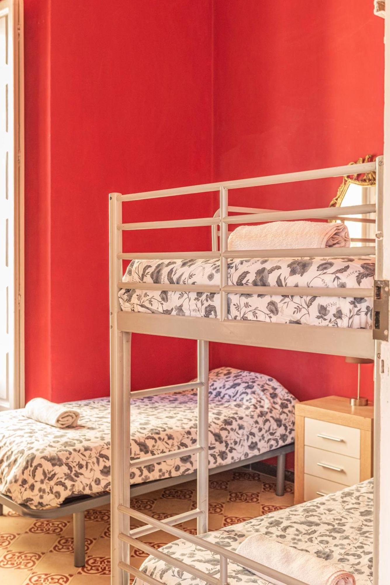 Homestay Private In Historic Building On The Square Malaga