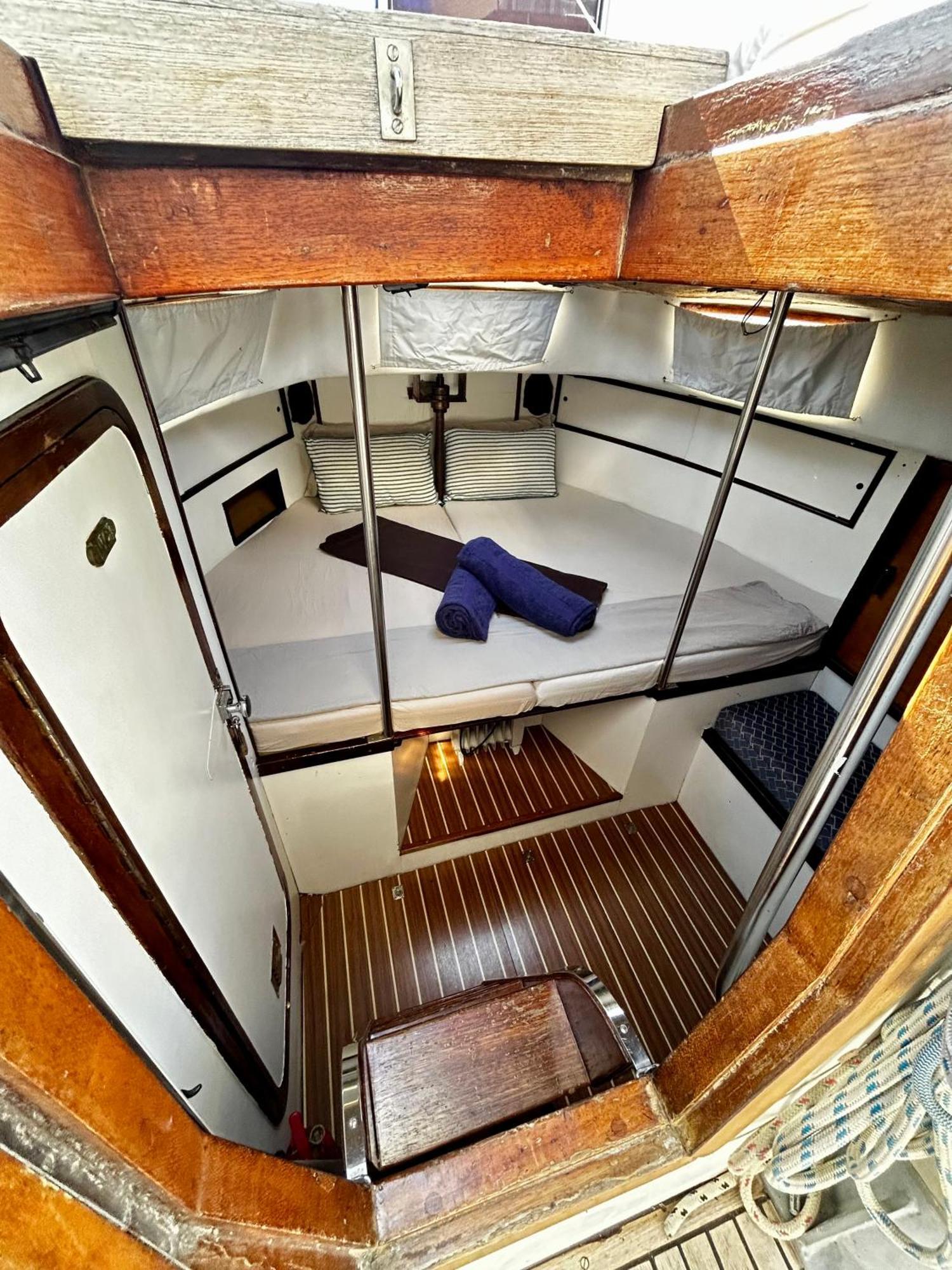 Hotel en barco Sailboat Barcelona *