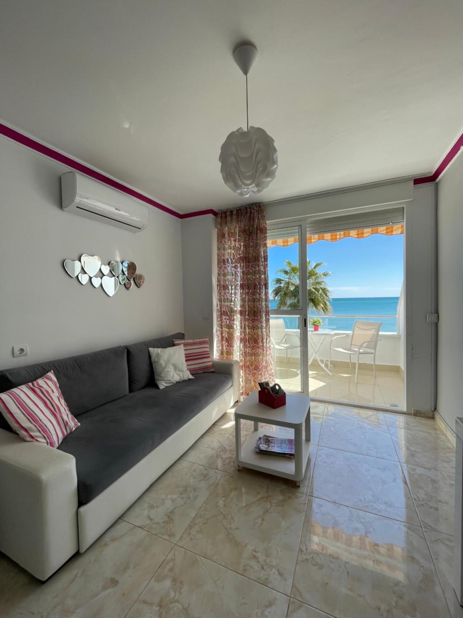 Roca Chica. - First Line Apartamento Torremolinos