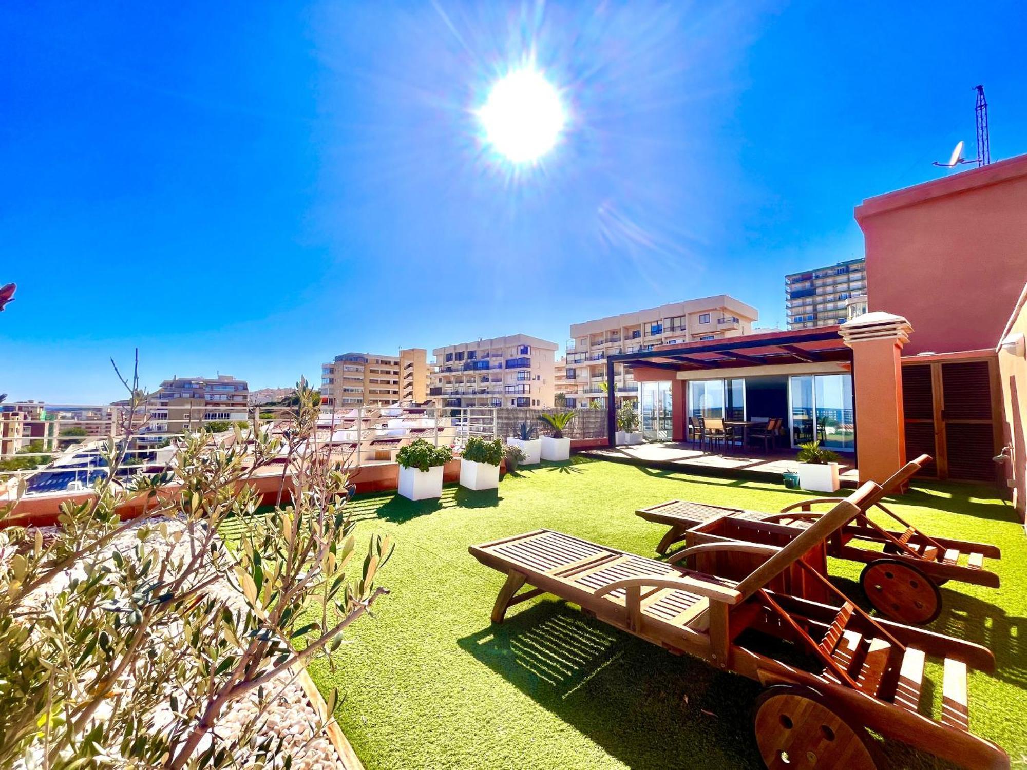Arenales Beach House By Gloove