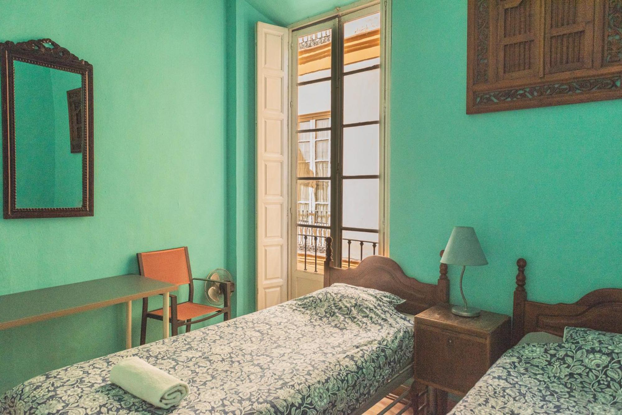 Homestay Private In Historic Building On The Square