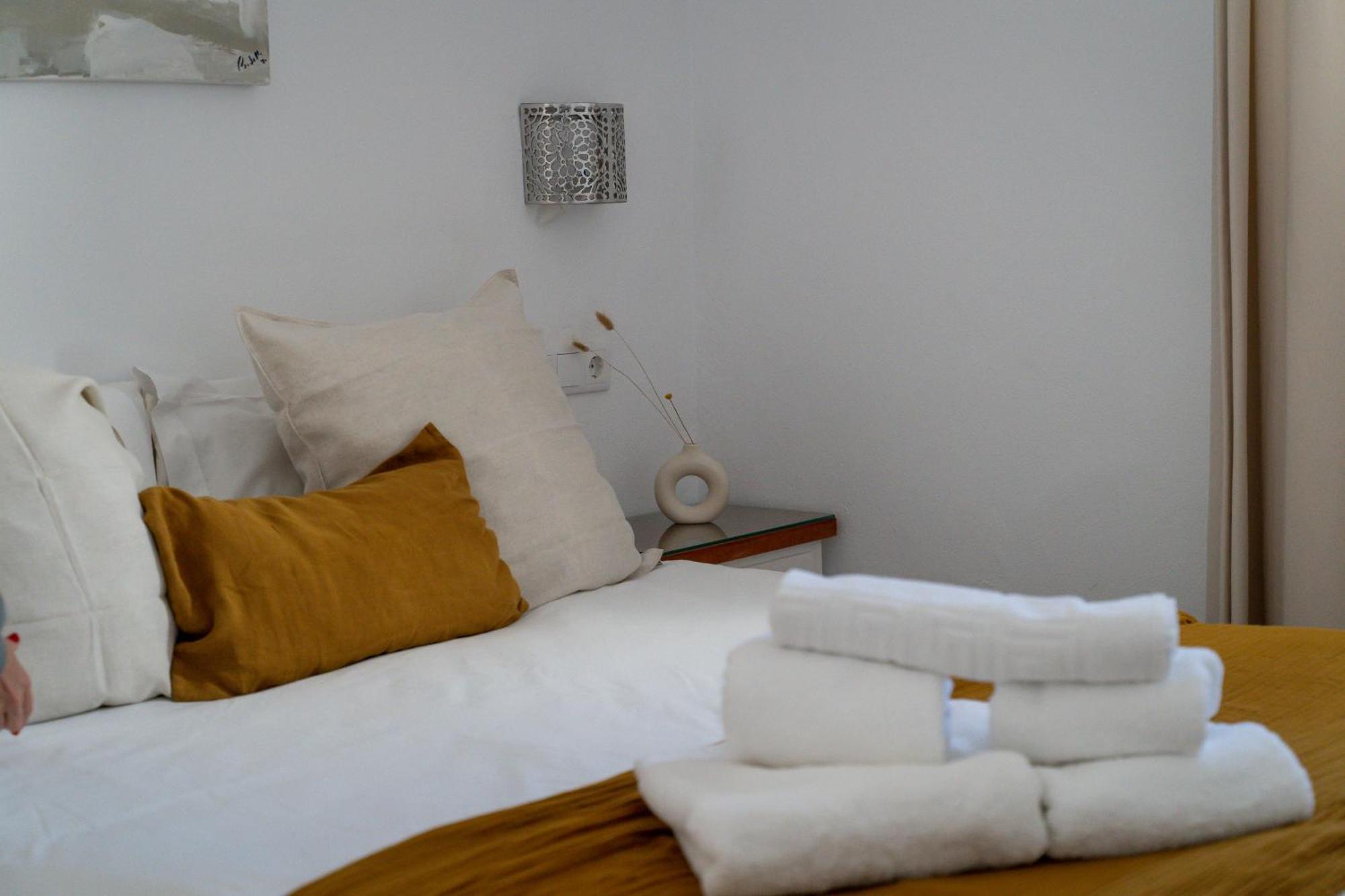 Atico Trafalgar By La Juderia De Vejer - Inside A Typical Andalusian Casa Patio Apartment