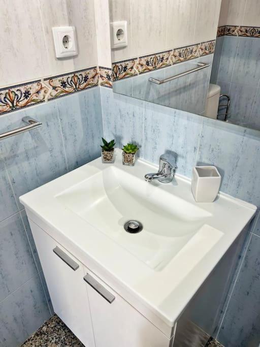 Apartamento Centrico Y Junto Al Mar! *