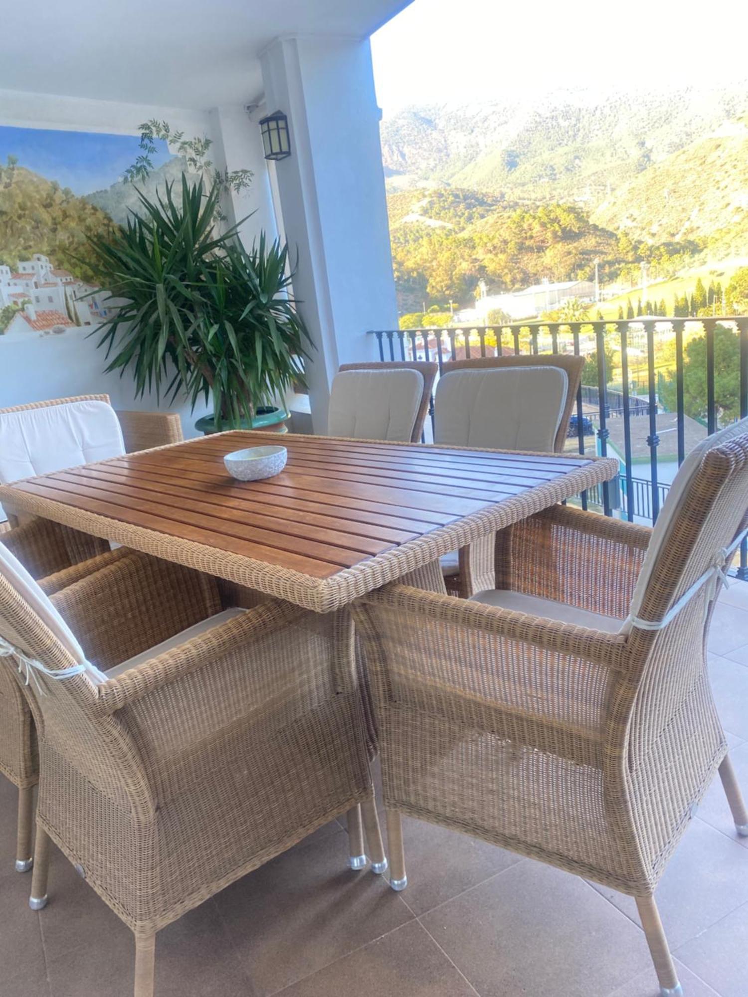 Modern In Village Centre With Underground Parking Apartamento *