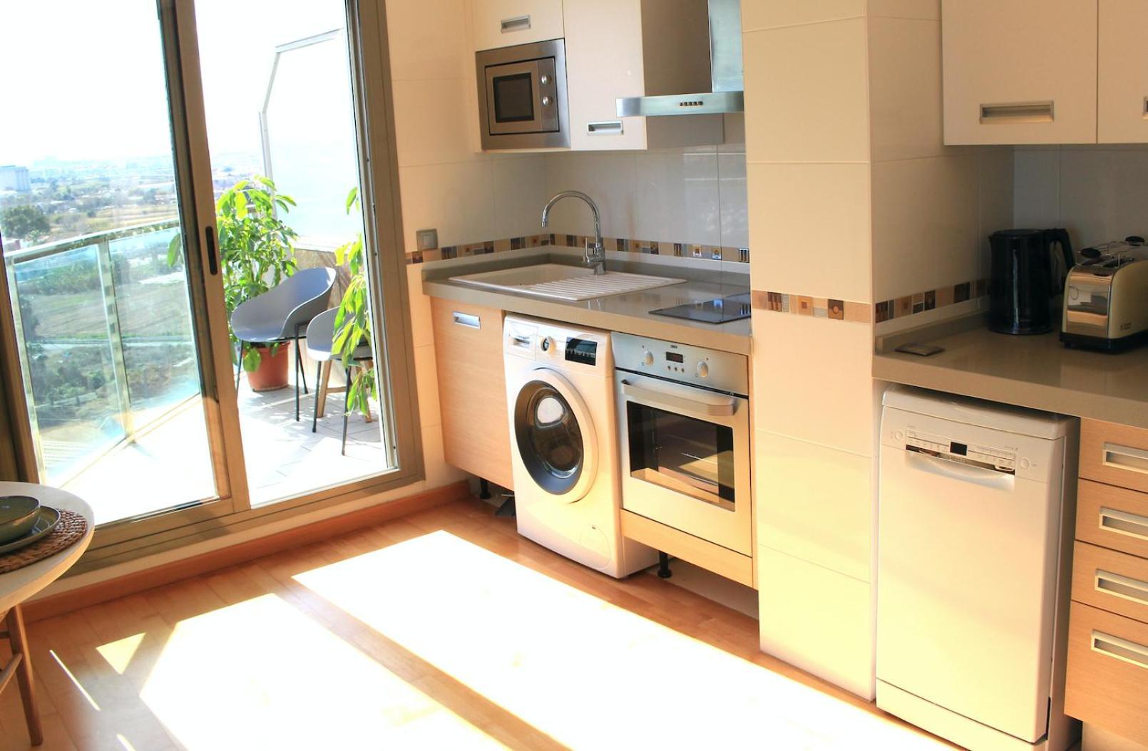 Oceanographic 1 Bedroom With Balcony & Pool Apartment
