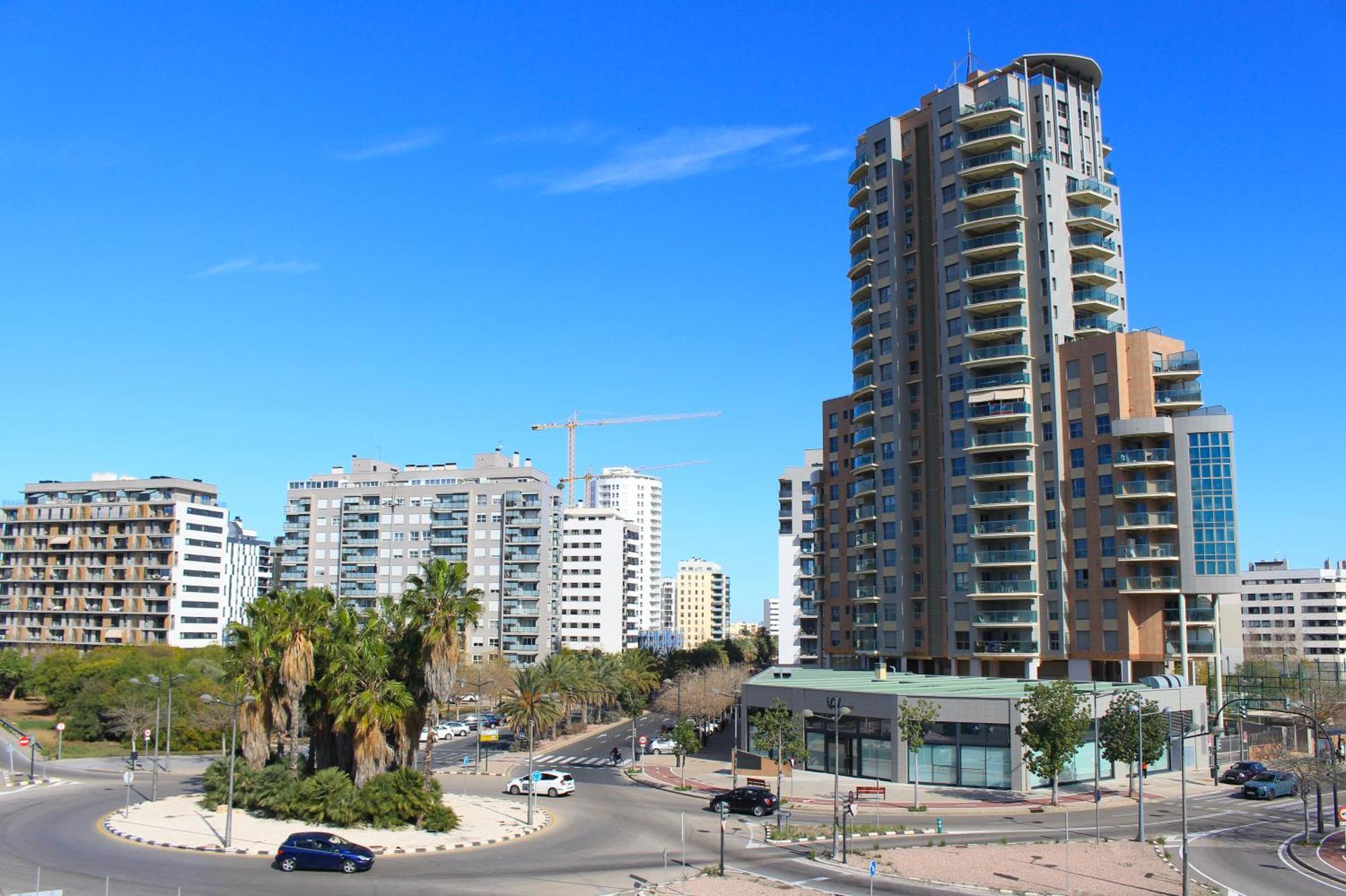 Oceanographic 1 Bedroom With Balcony & Pool Apartment