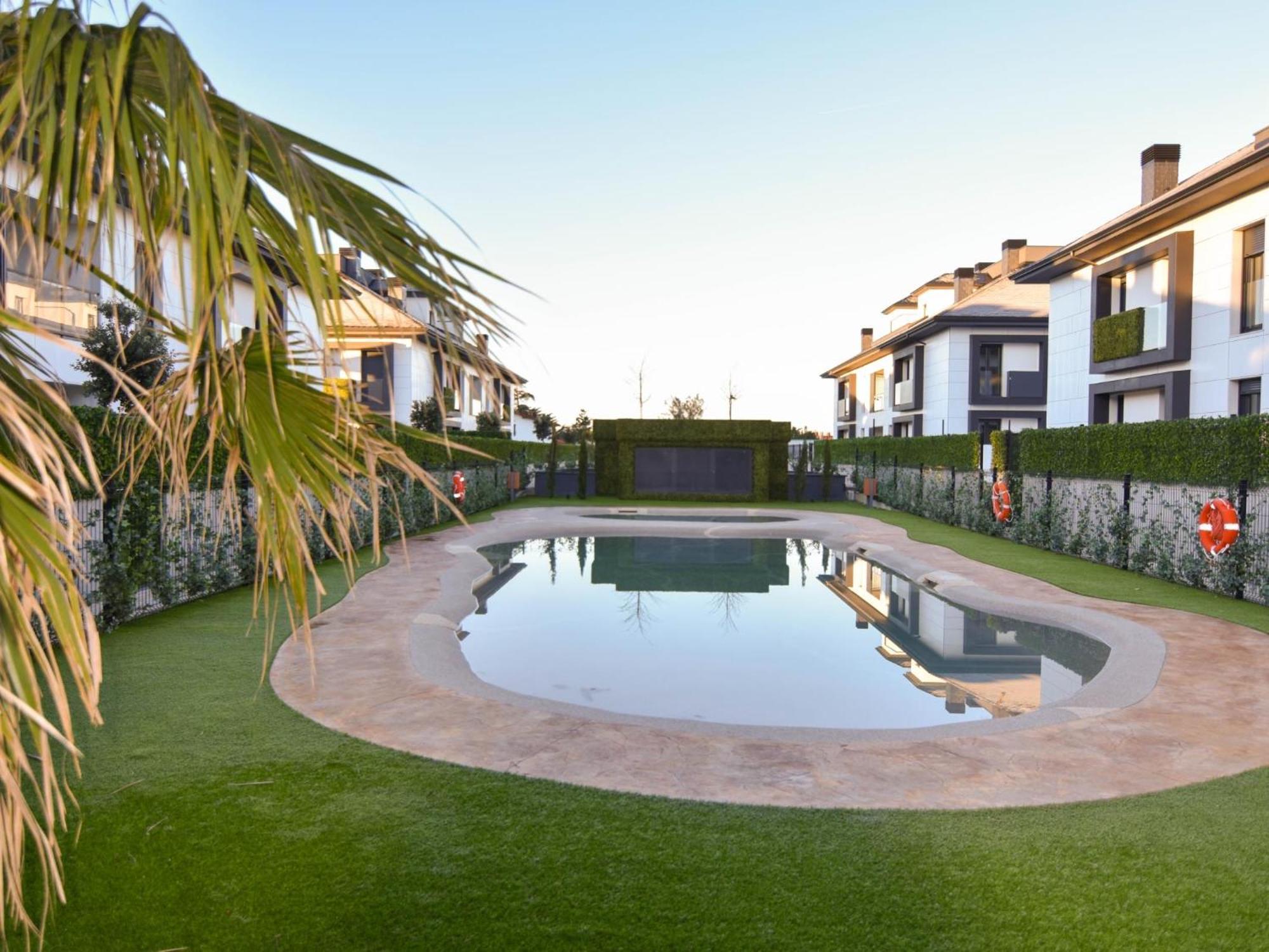 Espectacular Atico Con Piscina Apartamento *